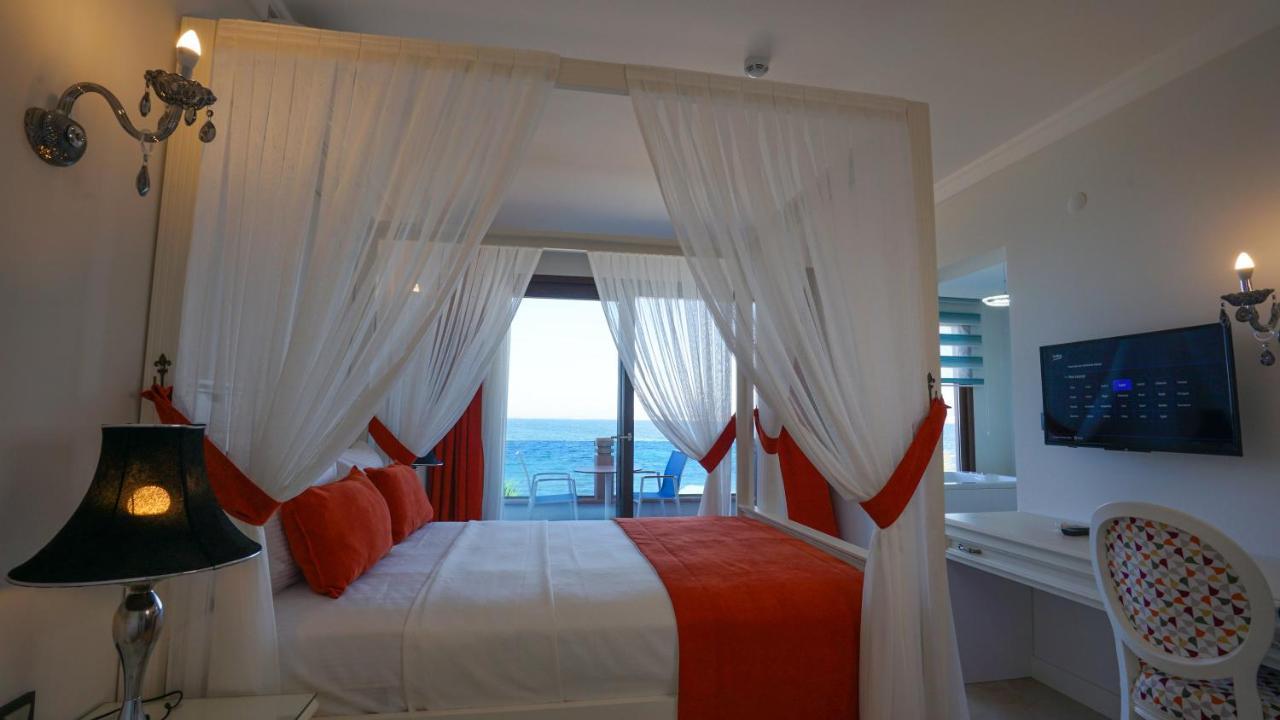 Rota Seaside Otel Cunda Exterior photo